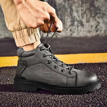 

2020 New mens leather breathable and antiskid boots fashion casual flats warm lace up boots male high top Black plus cotton A383