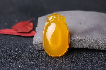 

Natural jade ping-and-hold pendant woman sends friends to bring their own