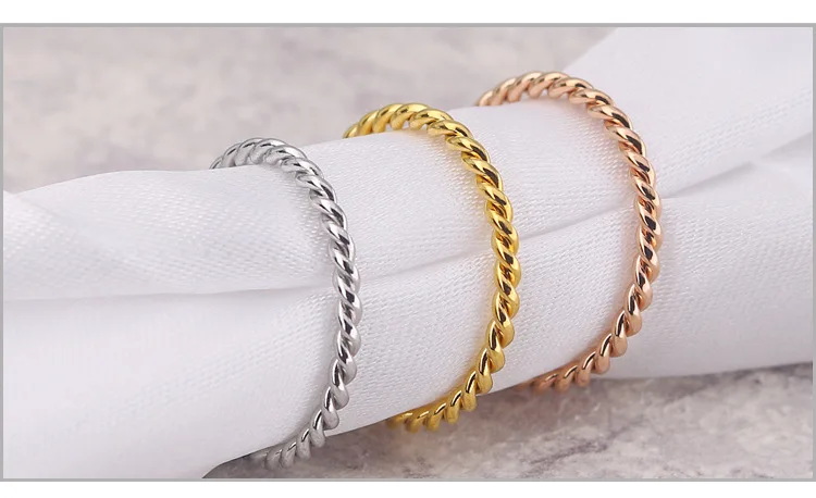 10098053647_996853077