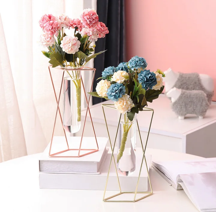 

Geometric vase, light luxury, metal, iron art, flower arrangement in living room, creative glass flower rack