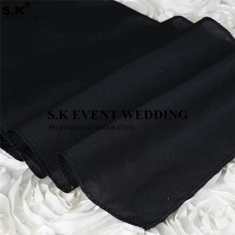 RUN_POLY_BLK_D01_1000x