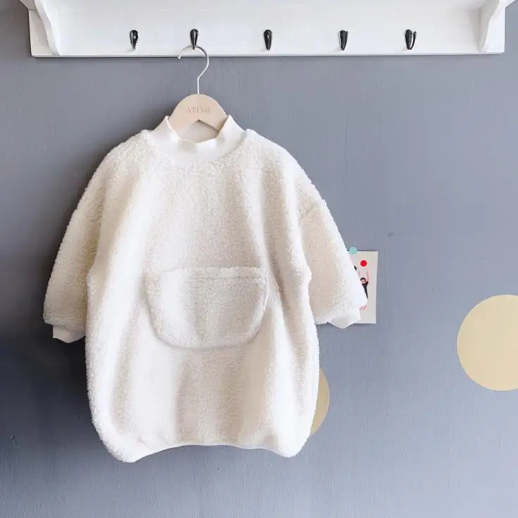 style 2 В году, детская одежда новое осенне-зимнее пальто девушки овчины большой карман плюс бархат длинный свитер от 1 до 5 лет - Цвет: style 2