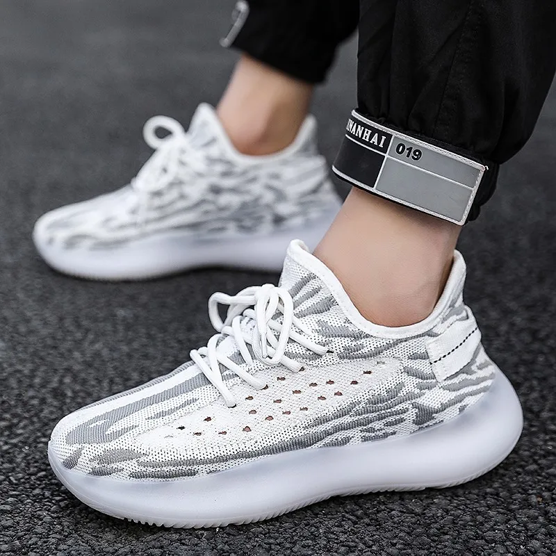 

2020 Spring And Summer New Style Mesh Shoes Breathable Fly Woven Sports Casual Running Shoes Trend Versatile MEN'S SHOES