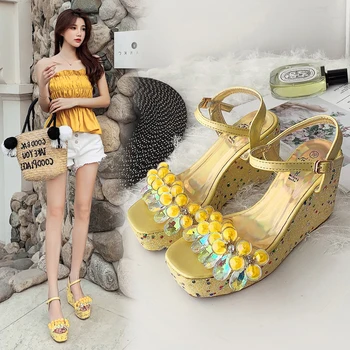 

2020 Fashion Women Sandals Flower Decor Open Toe Wedges High Heels Ankle Buckle Strap Summer Dress Ladies Sandals Yellow/Silver