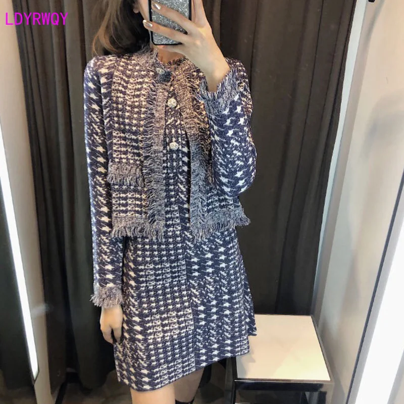 

2019 autumn and winter new Korean women's fashion round neck long-sleeved stitching fringed shirt vest slim dress two-piece