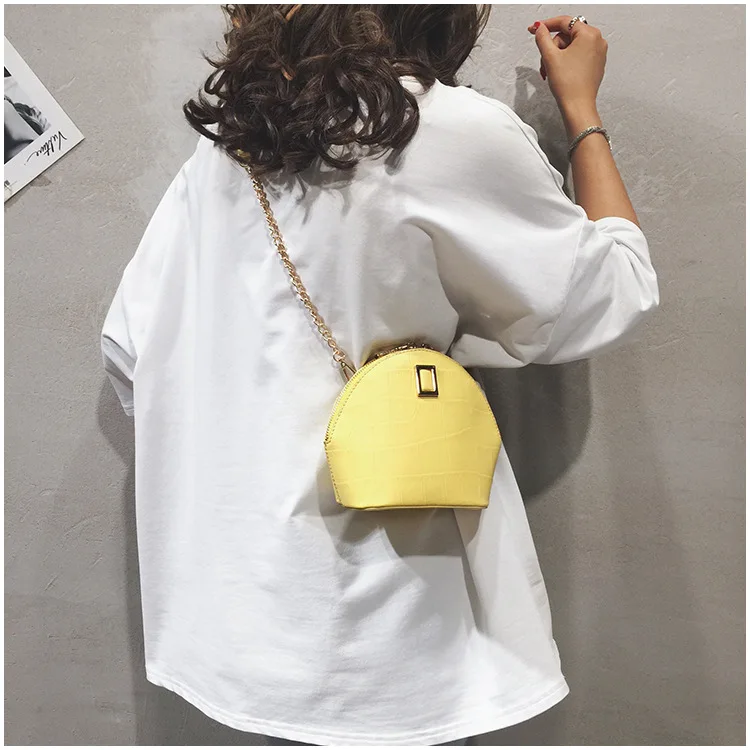 

Women 2019 new tide ins Joker texture Messenger bag fashion foreign gas net red shell bag