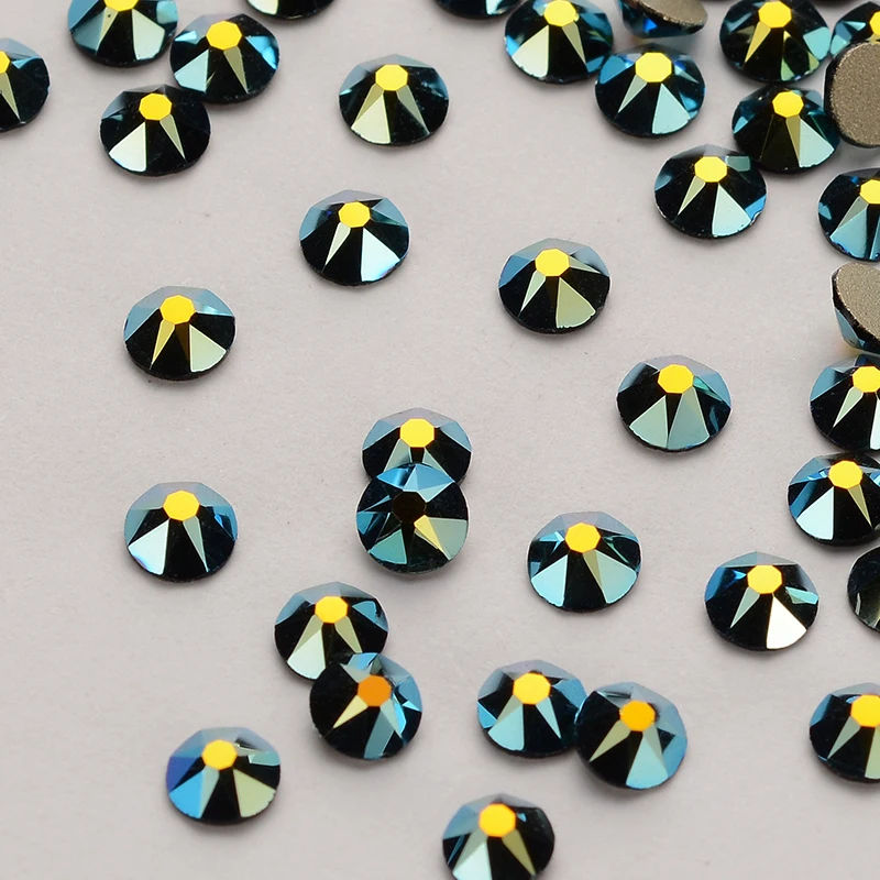 Black AB Rhinestones 8 Big 8 Small Shimmer No-HotFix Facets Cut Garments Rhinestone Round Flatback For DIY Nail Art Accessories Black AB Rhinestones 8 Big 8 Small Shimmer No-HotFix Facets Cut Garments Rhinestone Round Flatback For DIY Nail Art Accessories