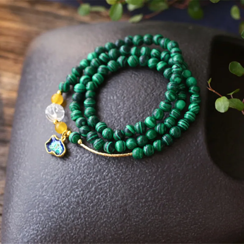 8228599008_1730239045