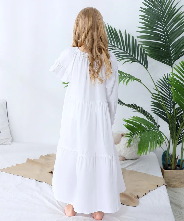 12239158468_1697752344