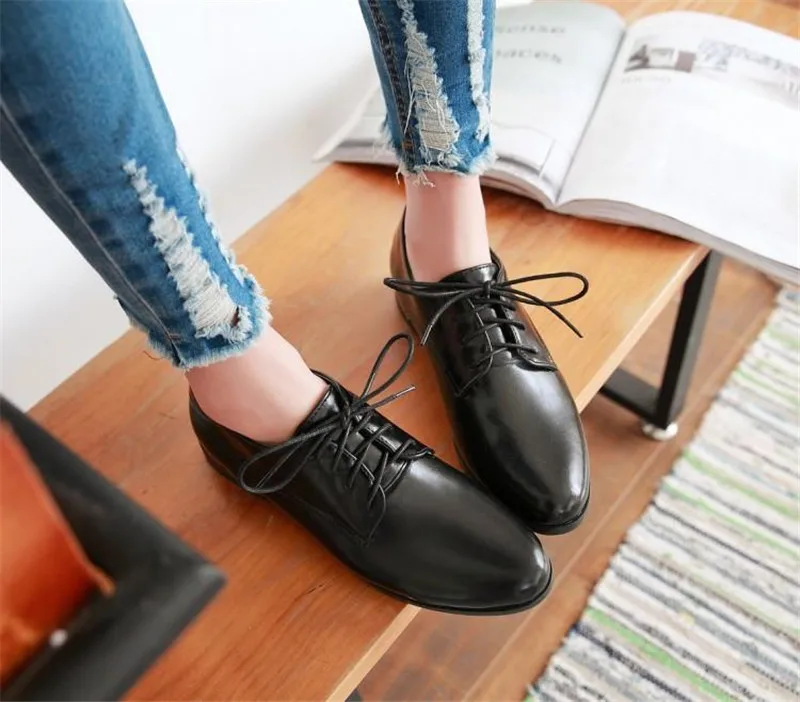 Size 30-50 British Lace Up Casual Student Flat Korean Patent Leather Lady Flat Brogue Shoes Spring Autumn Oxford Shoes For Woman