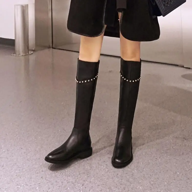 Botas mujer; коллекция года; Повседневная обувь; женские сапоги до колена с заклепками из натуральной кожи; модные брендовые новые женские высокие сапоги; обувь черного цвета