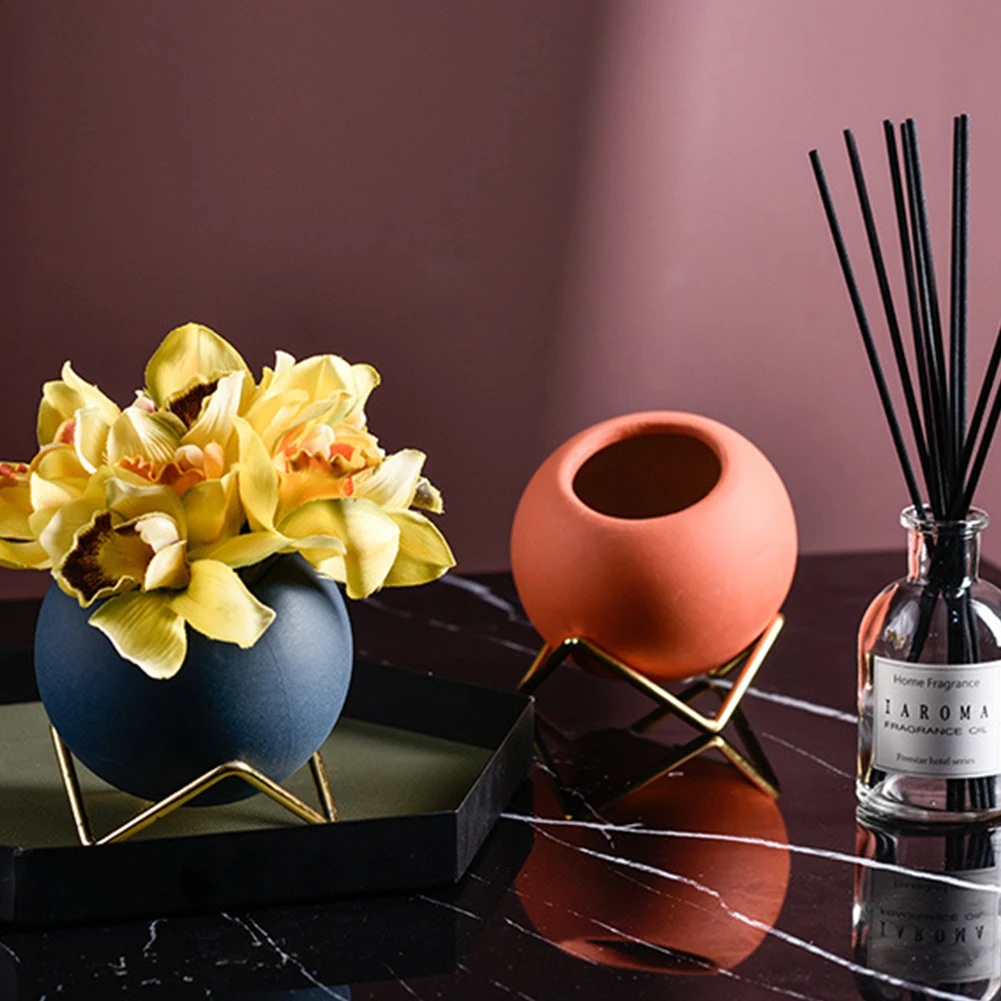 

Free Standing Bonsai Holder Home Balcony Nordic Iron Ceramic Flower Pot Spherical Bracket Planters Modern Small Flower Pot Stand