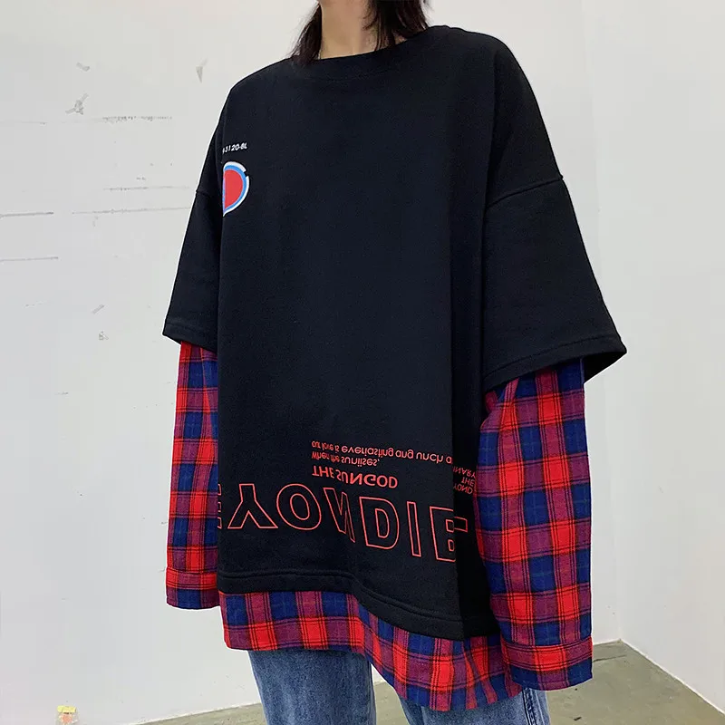 black t-shirt Поддельные 2 шт клетчатая Лоскутная Повседневная футболка Осенняя футболка с буквенным принтом и длинным рукавом Свободная Женская футболка - Цвет: black t-shirt