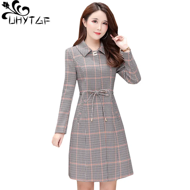 

UHYTGF High quality plaid spring autumn trench coat for women Waist Lace-up thin and light long windbreaker female Plus size 262