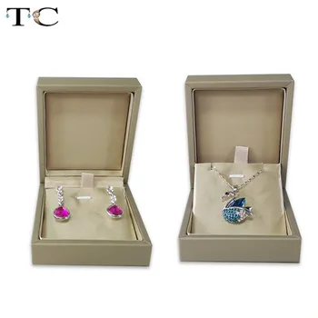 

Jewelry Display Packaging Box Necklace Holder Box Pendant Storage Case Earring Container Fashion Champagne Color
