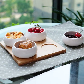 

4pcs Japanese Art Ceramic White Fruit Bowl with Bamboo and Wood Tray Household Combination Round Rice Bowl Dessert Tableware Set