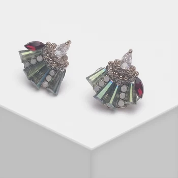 

Amorita boutique Stylish geometric hand stud earrings