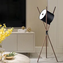 Скандинавский деревянный Креативный светодиодный светильник для пола, черный/белый прикроватный вертикальный светильник для спальни, дизайнерское освещение для гостиной