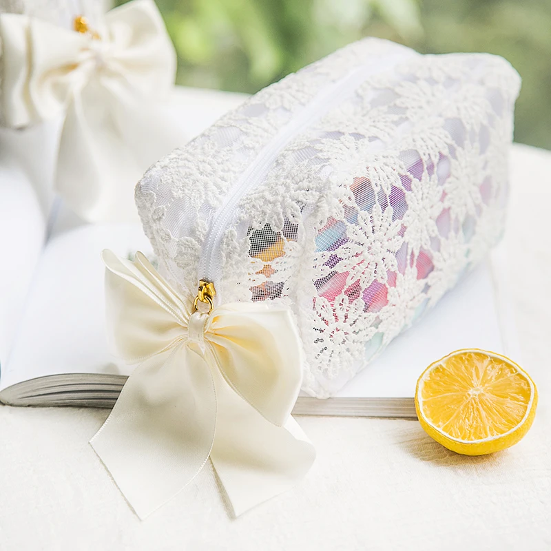 

Cute Large-capacity Simple Small Daisy Mesh Pencil Case Student's Storage Stationery Case Pencil Case School Supplies Girls Gift