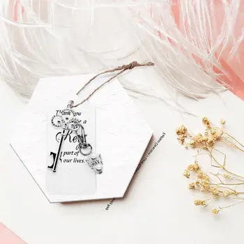 

25pcs/set Key Bottle Opener Angel Wings Keychain with Tags Wedding Party Favor Souvenirs Gifts for Guest