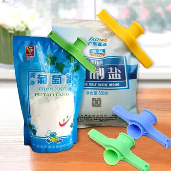 

Creative Reuseable Bag Clip Snack Fresh Food Storage Sealing Kitchen Mini Vacuum Sealer Food Clip With A Cap Type Spray Nozzle