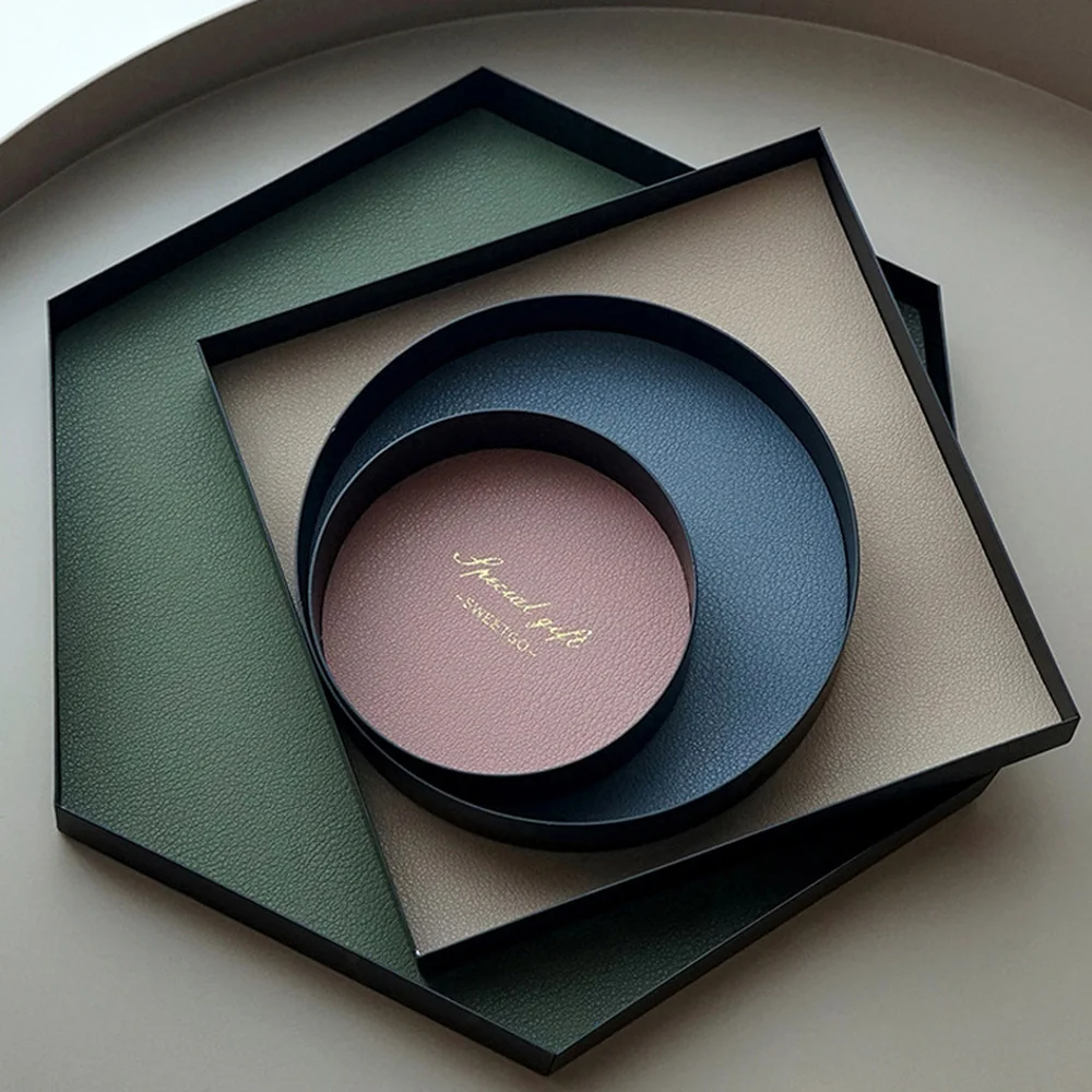 Kopen Morandi Stijl Zwarte Tray met Lederen Mat Ijzeren Plaat voor Sieraden Dessert Koffie Display Houders Creatieve Decoratie Organizer