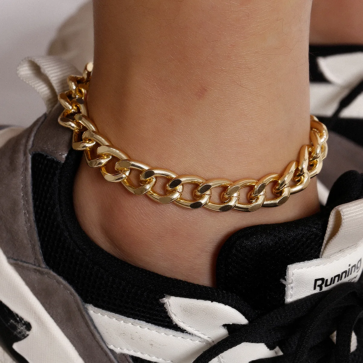 Exaggerated Punk Thick Ankle Chain Women Simple Figaro Chain Foot Bracelet Anklet 2020 Fashion Beach Jewelry Exaggerated Punk Thick Ankle Chain Women Simple Figaro Chain Foot Bracelet Anklet 2020 Fashion Beach Jewelry