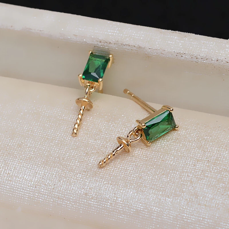 Рисунок 2 - Оригинальные золотые серьги в форме сердца AU 750 18K