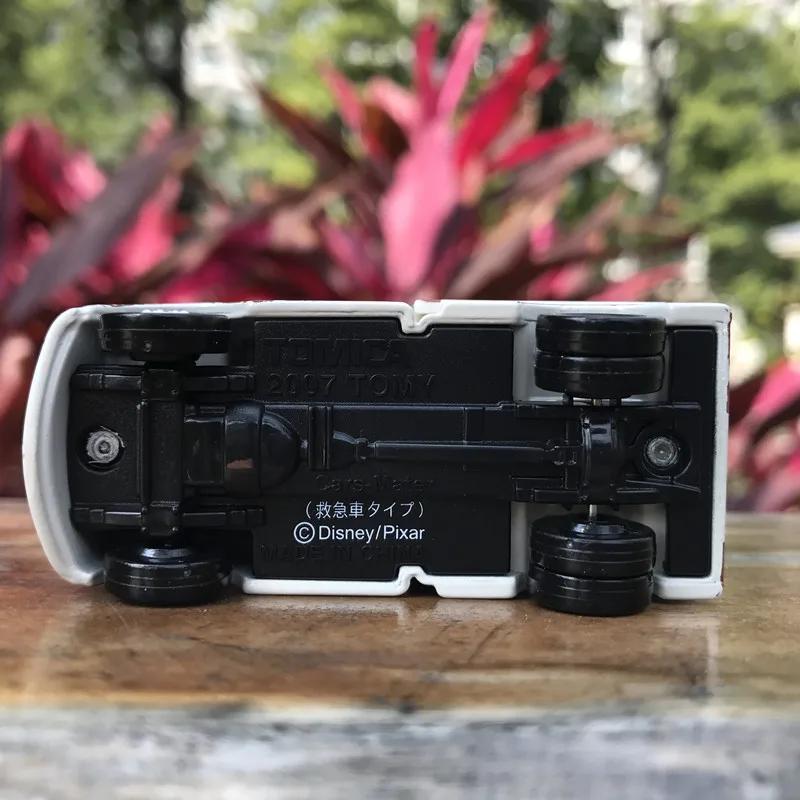 Заказы экспортируются в Японию TAKARA Tomy TOMICA металлический автомобиль общая мобилизация игрушка модель McQueen винт штамповки сплава