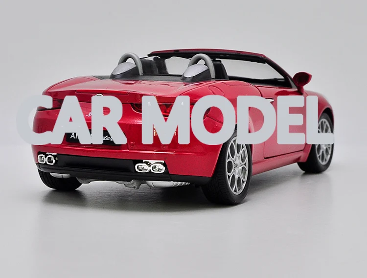 1:18 Масштаб сплава игрушечные транспортные средства Alfa Spider мягкая модель автомобиля Детские игрушечные машинки авторизованный игрушки для детей