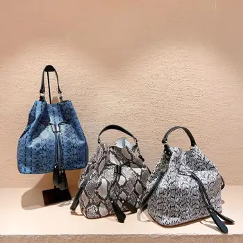 

New fashion and fashion snake pattern Bag Shoulder Bag Handbag women's bag large capacity