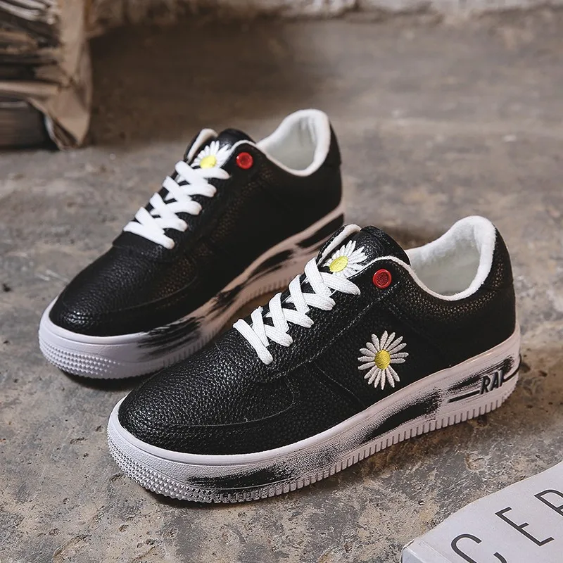 

Spring And Summer 2020 New Lace Up Casual All-around Women's Single Shoes Light Little Dirty Shoes Women's Sports Shoes