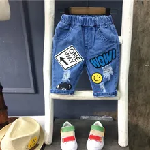 Летние новые стильные джинсовые шорты до колена в Корейском стиле для мальчиков и девочек с принтом с надписями и потертостями детские шорты 12