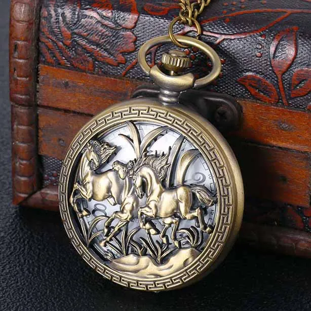 

Fashion Creative Personality Quartz Watch Two Horses Race Hollow Carved Exquisite Large Quartz Chain Clock Unique Watch HB006