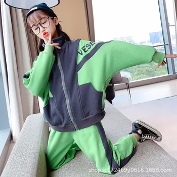 

Girls' Plush sweater suit 2020 new autumn and winter clothes middle and large children's zipper cardigan sports two piece set