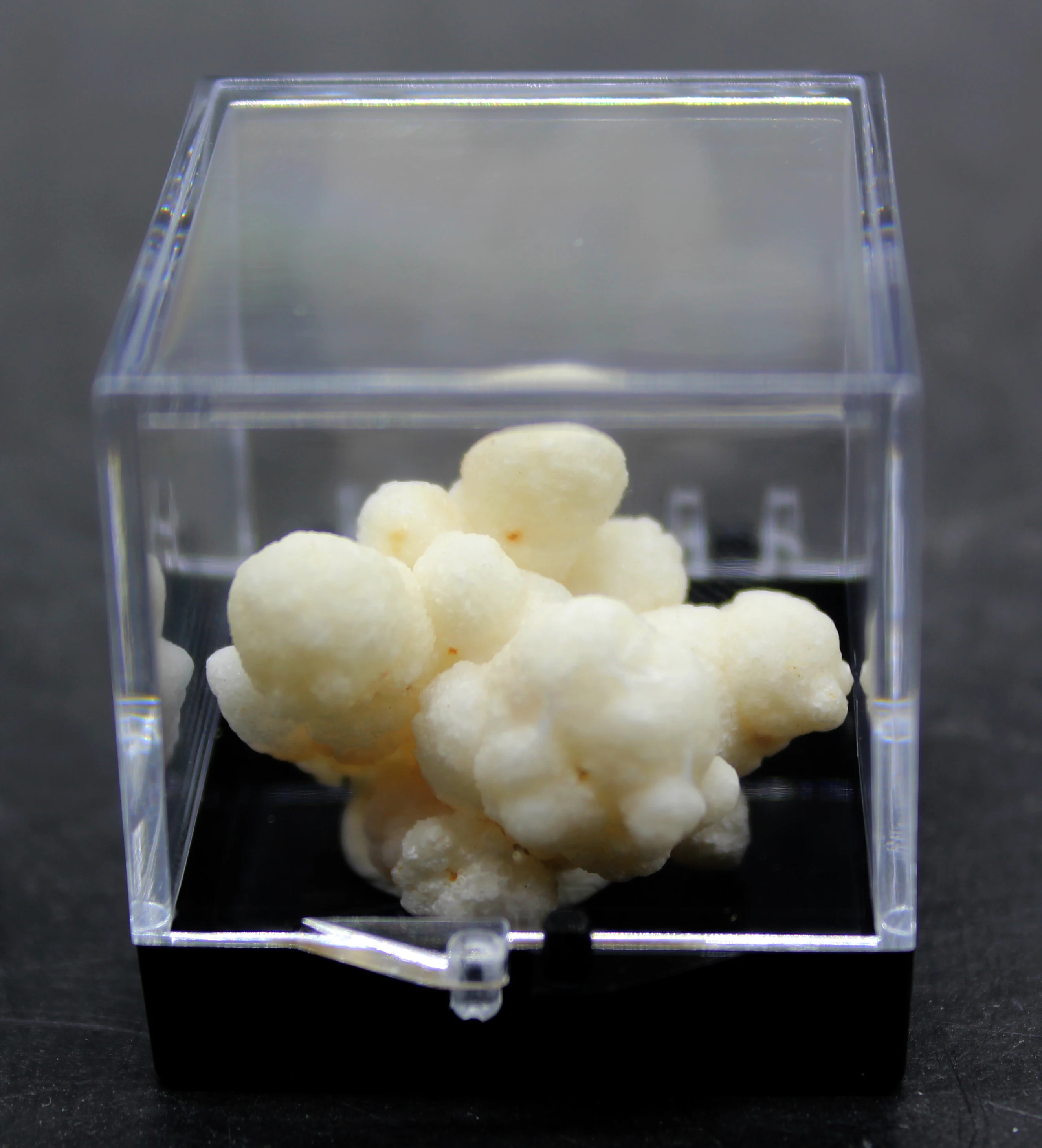 Natural hydrozincite Crystal flower mineral crystal specimen stones and crystals from china Send specimen box
