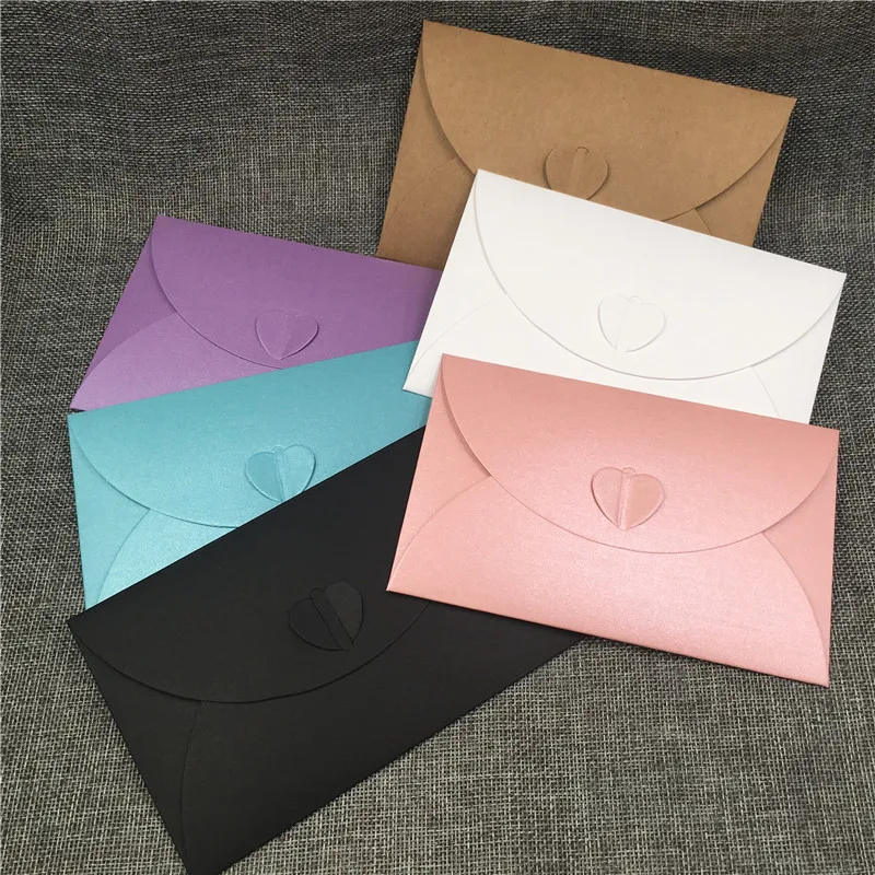 

50Pcs/Lot Colorful Paper Cardboard Envelope Bag Design With Heart Gift Cards Letter Package Cases Favor Heart Sealing Love Bags