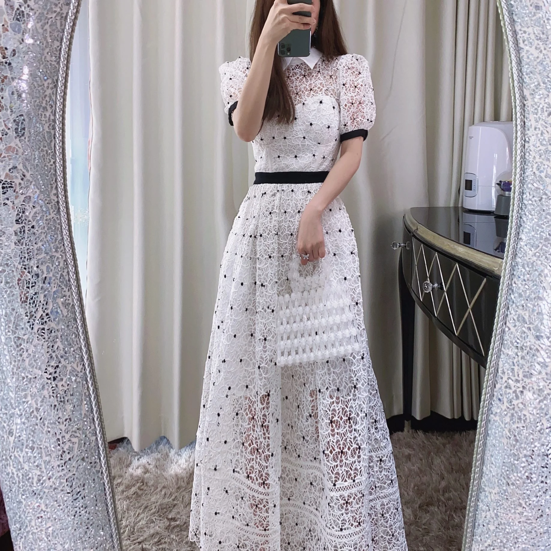 Женское модельное вечернее платье белое кружевное с блестками макси из тюля