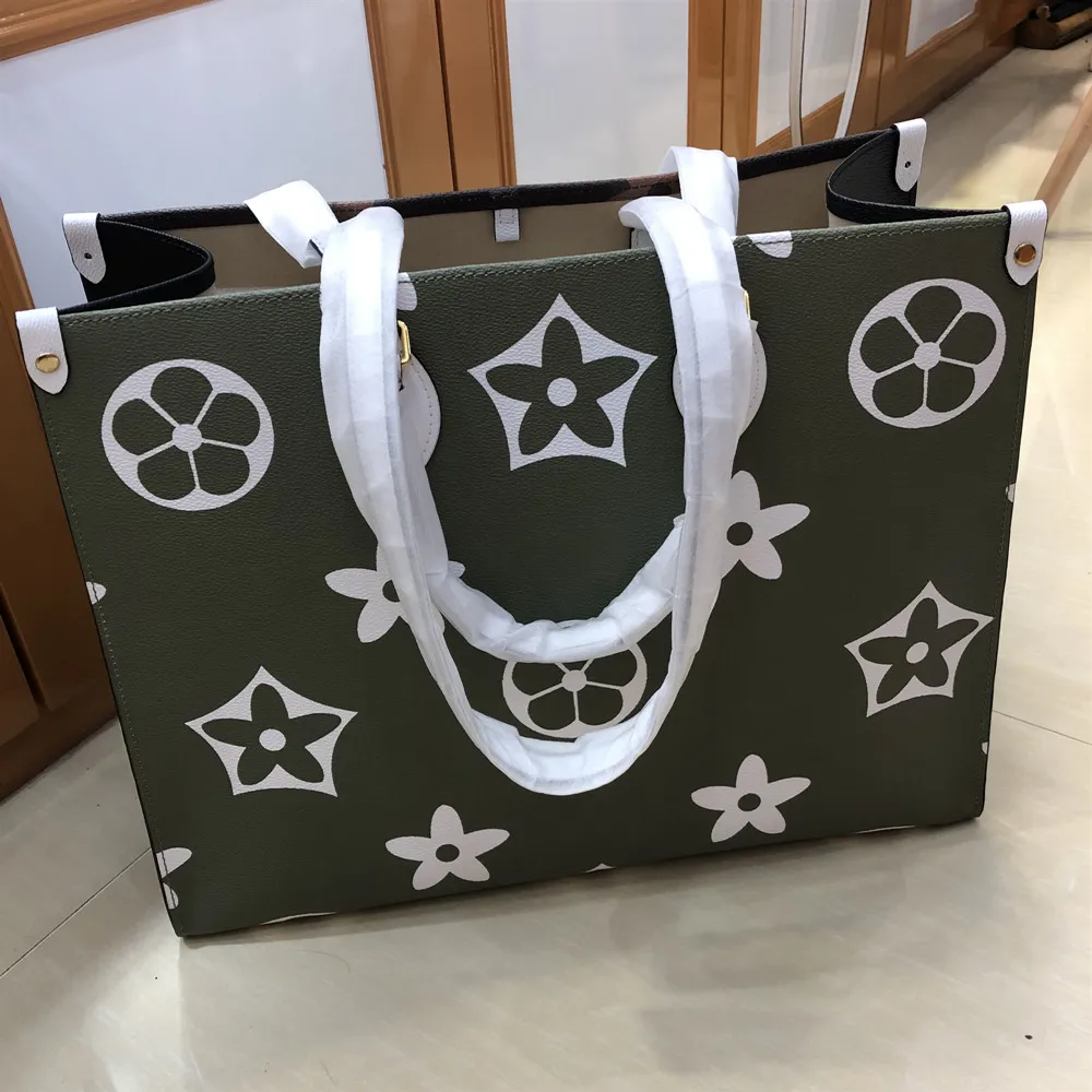 

Flower Pattern travel bag popular shaking sound INS super hot handbag large capacity portable women men hit color bag