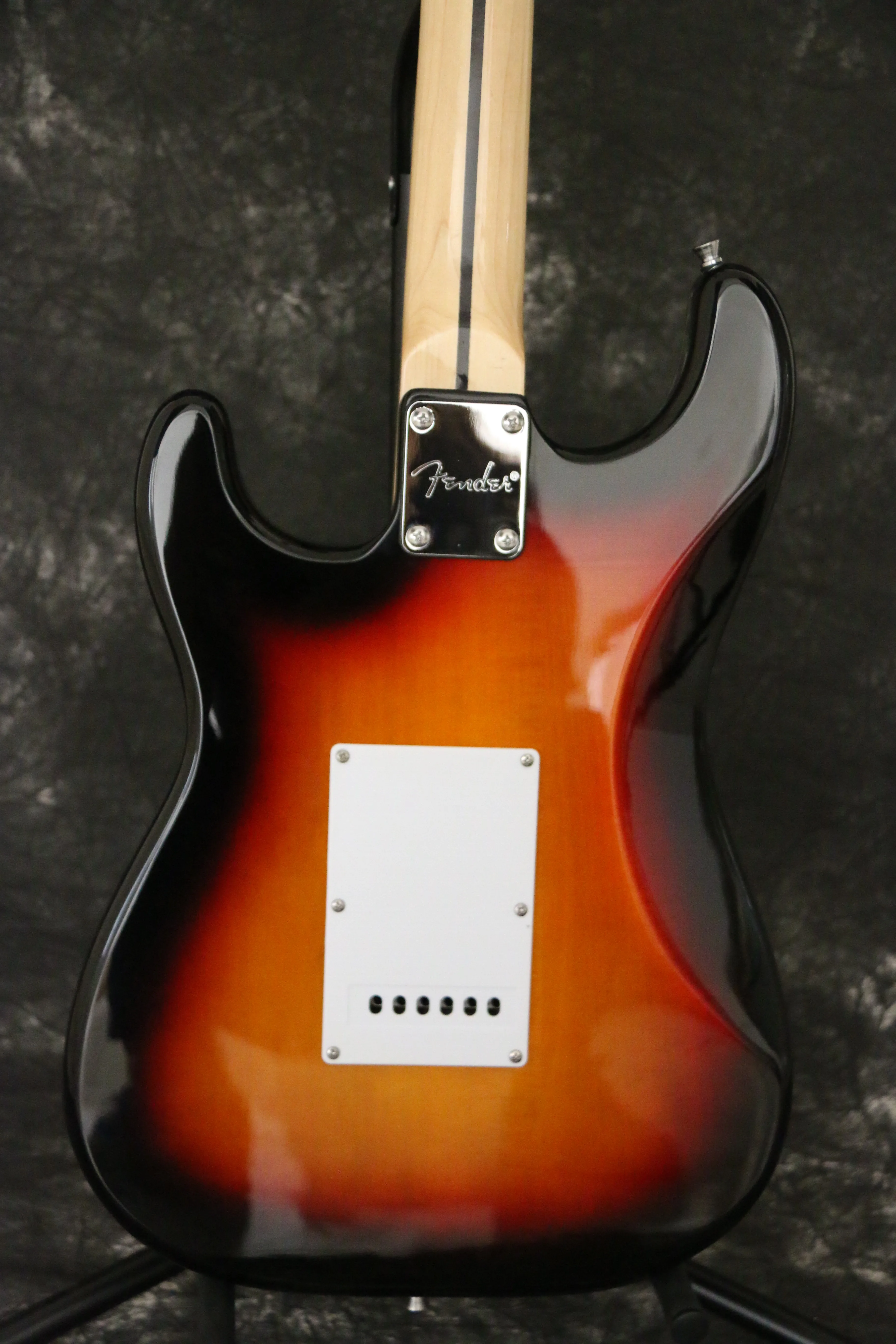 

Glossy sunburst color scalloped neck electric guitar guitarra sss pickups maple neck skunt inlay neck back guitar guitarra