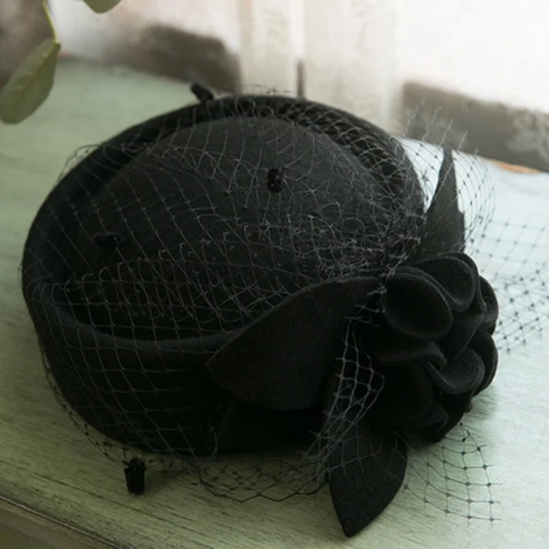 

2022 New Retro French Wool women beret winter felt hat with bow Women Fedoras Cocktail Formal Dress Hats Women Fascinator Hat