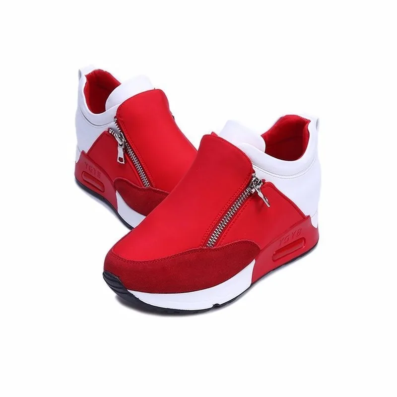 Новинка года; женские повседневные кроссовки из флока на высоком каблуке; цвет красный, черный; обувь для отдыха на платформе; дышащая обувь, увеличивающая рост; большие размеры 42
