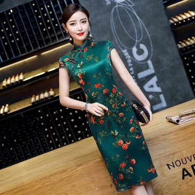 Женские красивые китайские Qipao платья Drak зеленые цветы Традиционные вечерние Qi Pao шоу Ципао для банкета Современные вечерние платья - Цвет: Green qipao