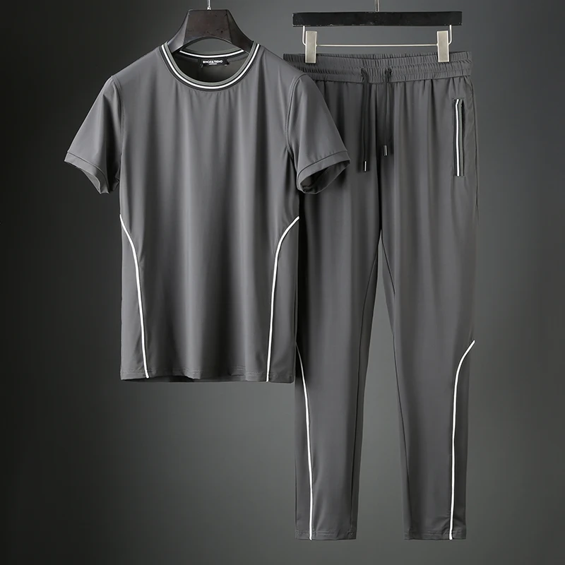 

JSBDSummer's new two-piece set of silky stretch ice silk fabric, slim men's slim sport suit with a round neck and short sleeves