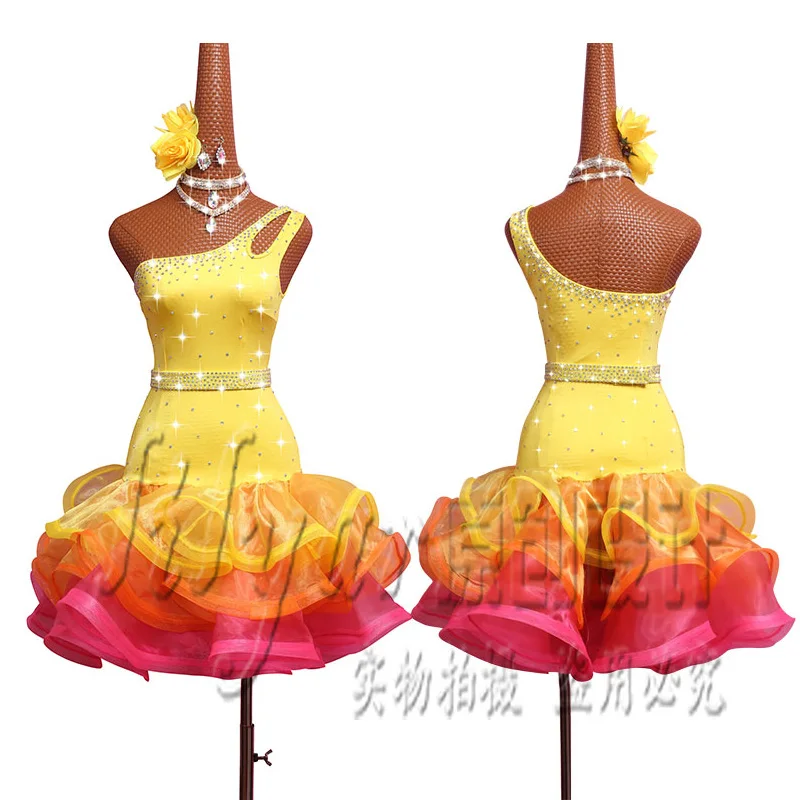 novo-vestido-para-competicao-de-danca-fantasia-vestido-adulto-personalizavel-tecido-amarelo-claro-com-espinha-de-peixe