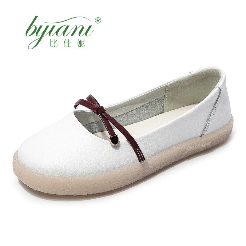 

2019 Spring And Summer Low-Cut Loafers Slip-on round Flat Nurse Shoes Breathable Anti-slip Genuine Leather Soft Bottom Mom Shoes