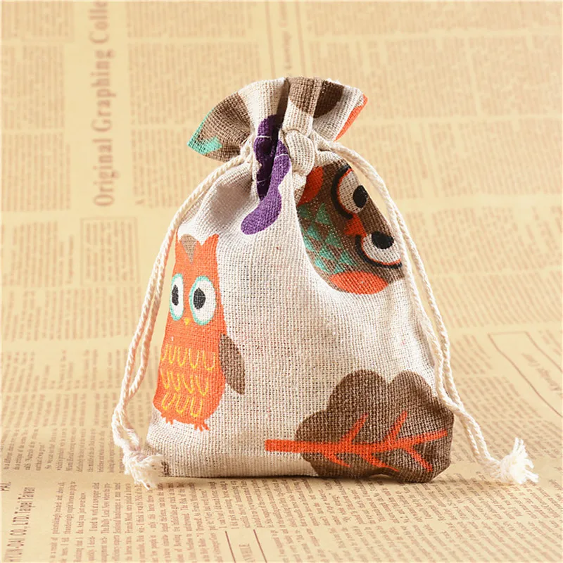 

50pcs/lot Owl Tree Pattern Cotton Gift Bag 13x18cm Drawstring Pouches Natural Linen Christmas Gift Packaging Bag Gift Pouch