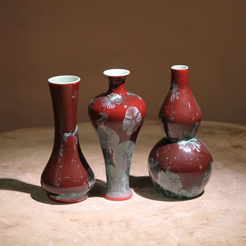 

China Dark Red Crystal Glaze Elegant Tiny Ceramic Porcelain Vase