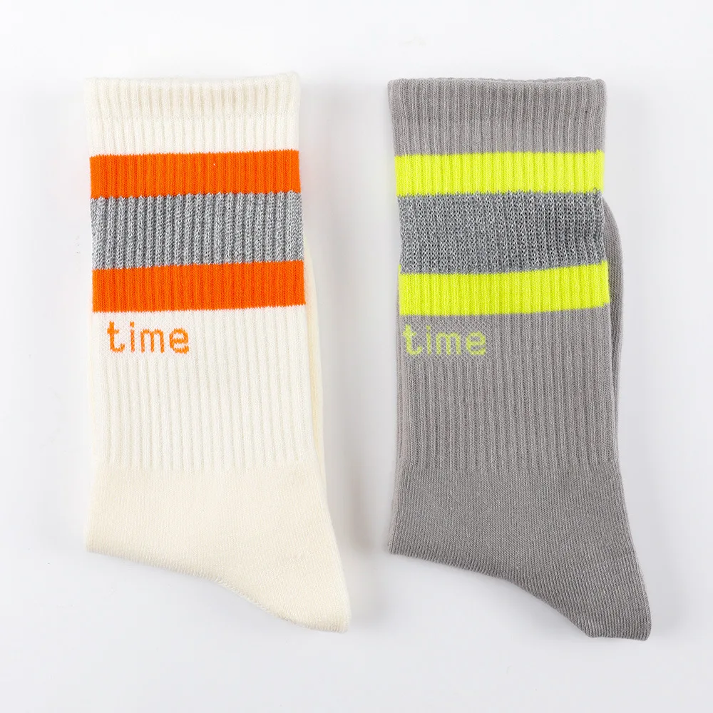 3 Pairs/lot Autumn Winter Night Reflect Light Fluorescence Sport Street Skateboard Fashion Woman Socks Man Middle Tube Socks