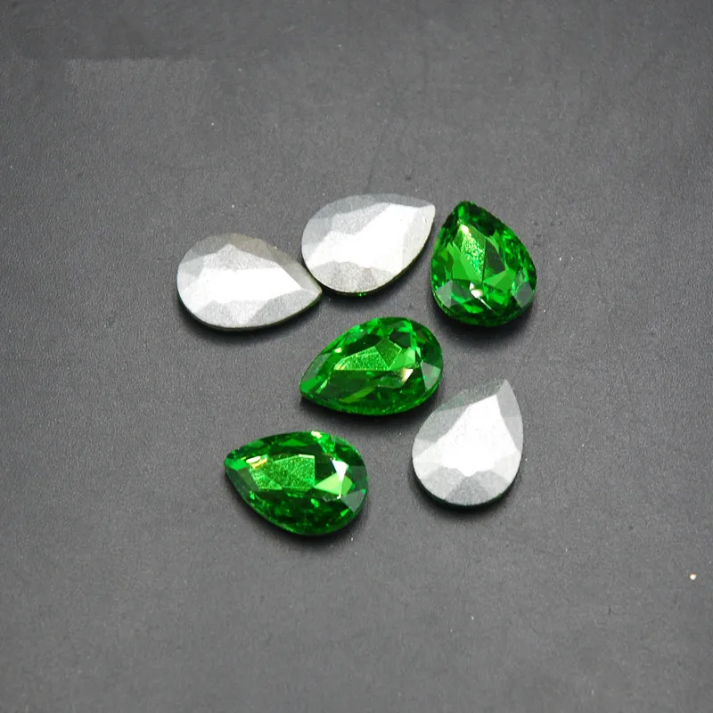28 шт. 13x18 мм кристально чистое стекло точка назад клей на камень драгоценные камни в виде капель форма с серебряным покрытием наконечник разные цвета - Цвет: Emerald